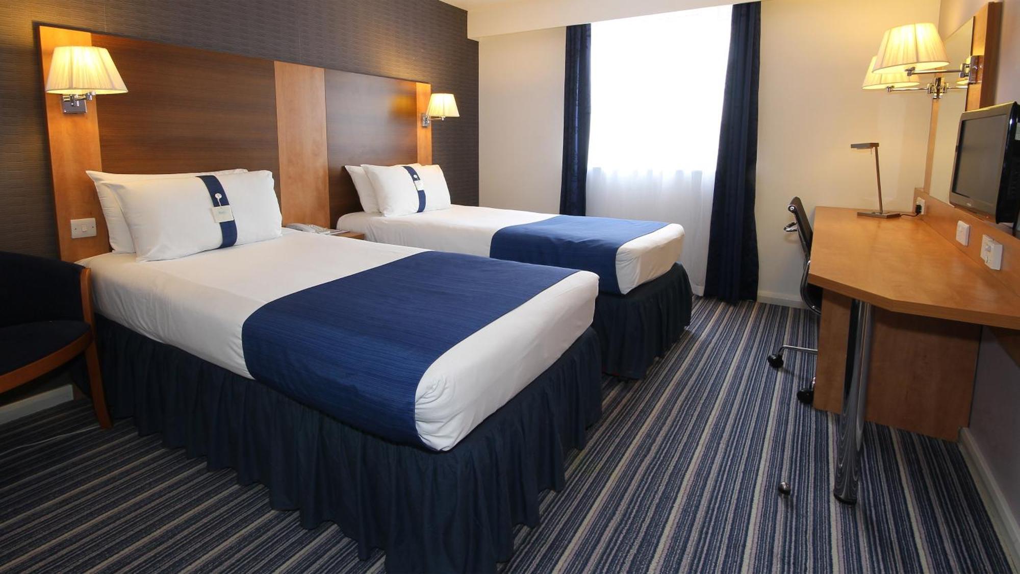 Holiday Inn Express Nuneaton By Ihg Exterior foto