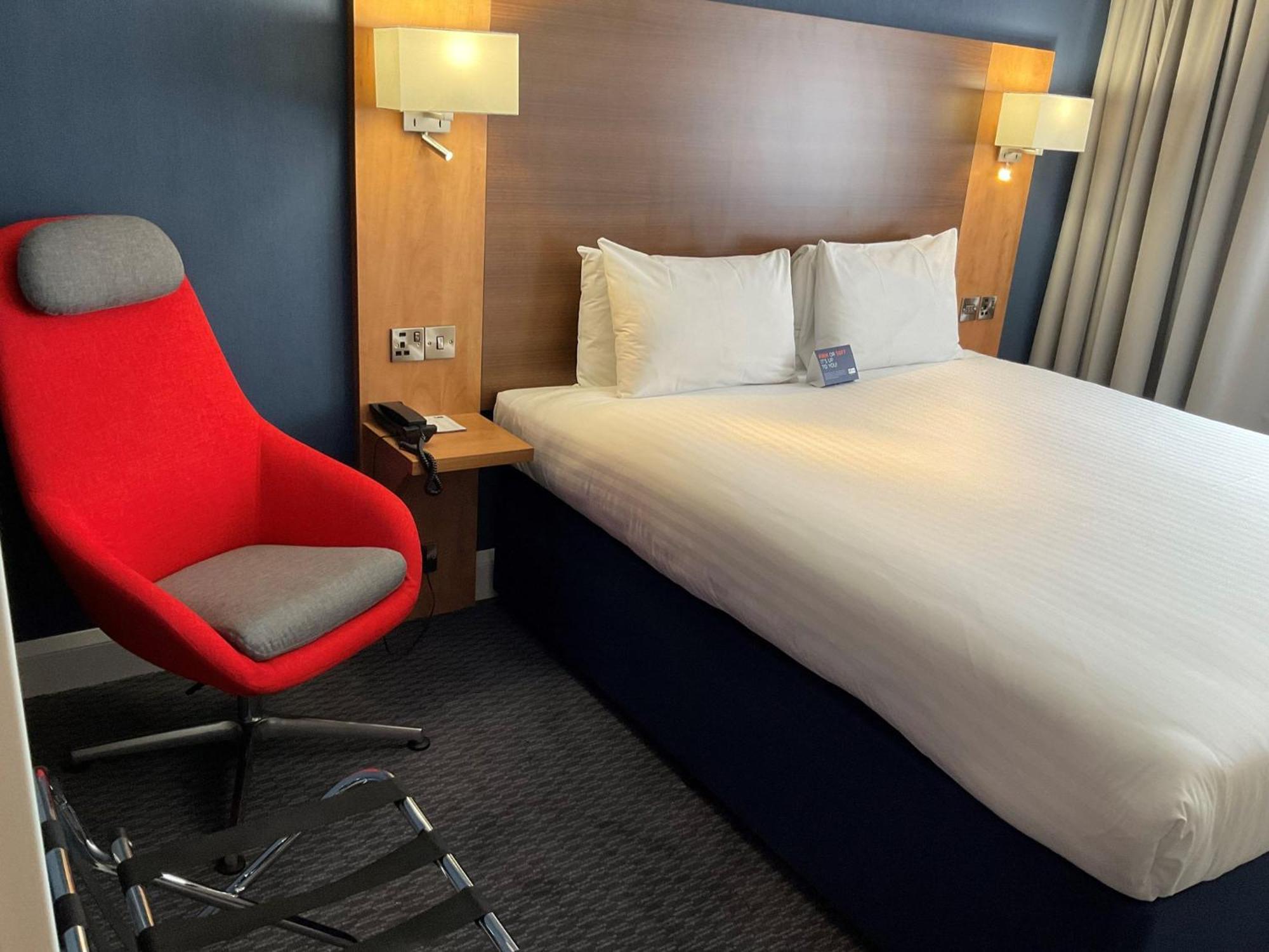Holiday Inn Express Nuneaton By Ihg Exterior foto