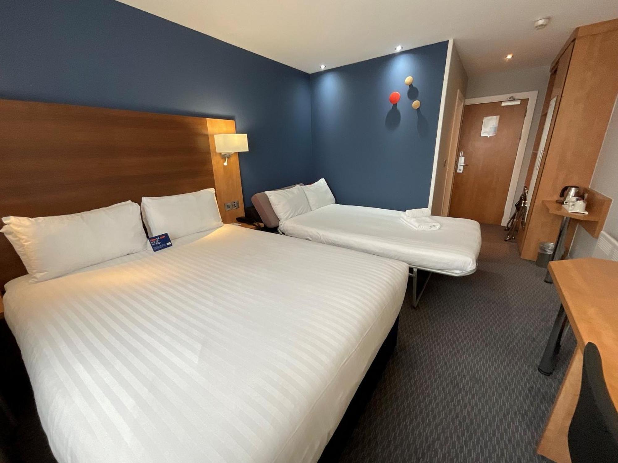 Holiday Inn Express Nuneaton By Ihg Exterior foto