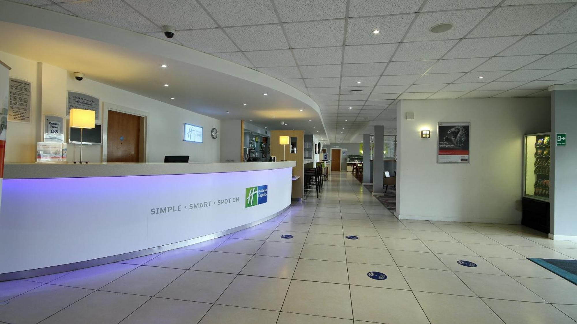 Holiday Inn Express Nuneaton By Ihg Exterior foto