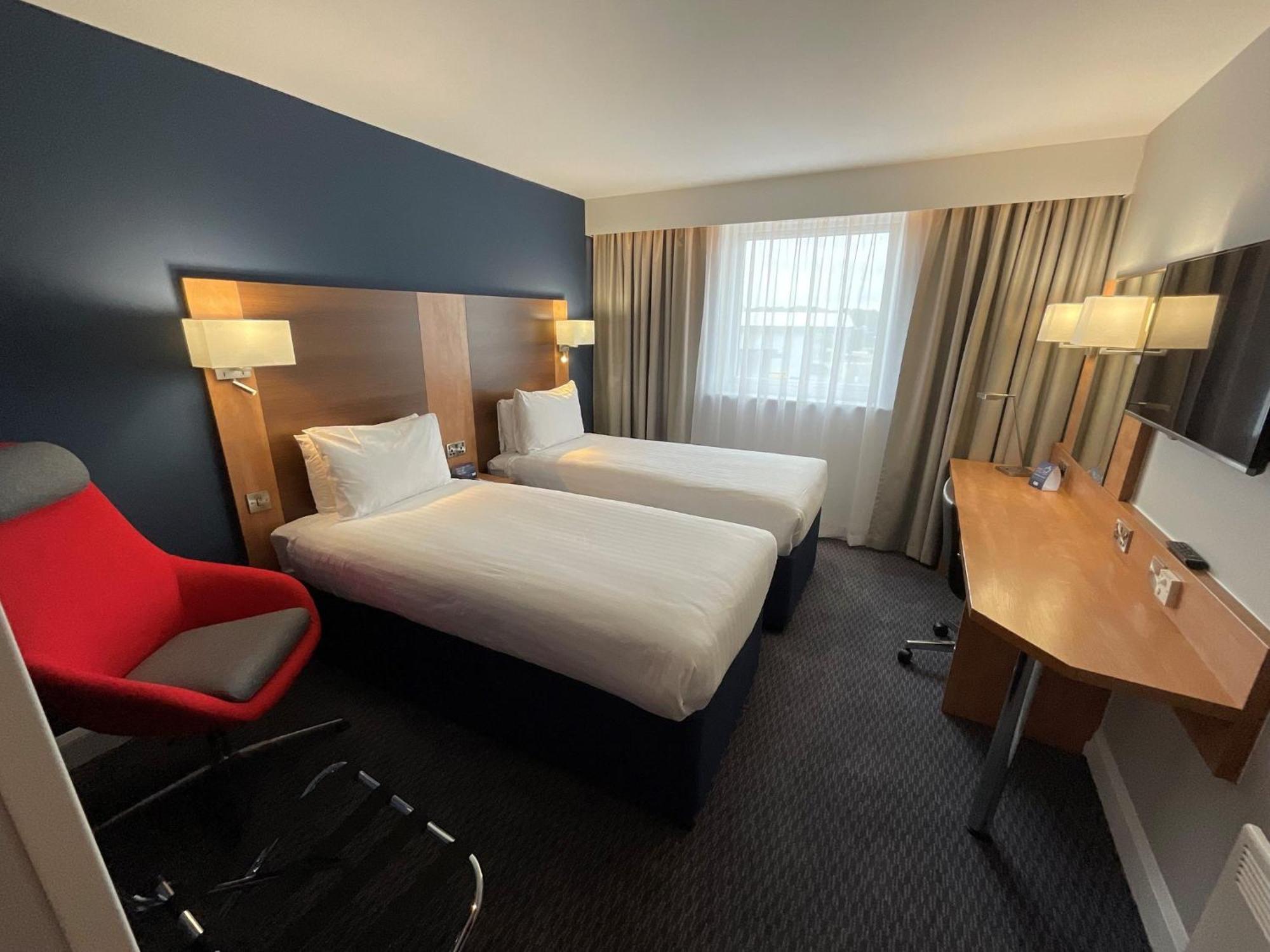 Holiday Inn Express Nuneaton By Ihg Exterior foto